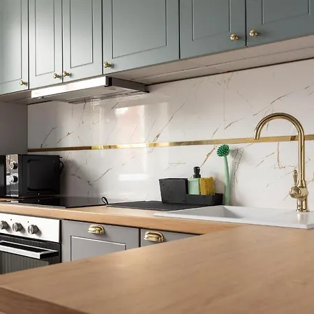 Radunia Z Parkingiem Przy Dworcu *